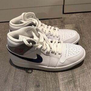 Nike White and Navy Sneakers (jordan 1 mid) special edition PSG (never used)
